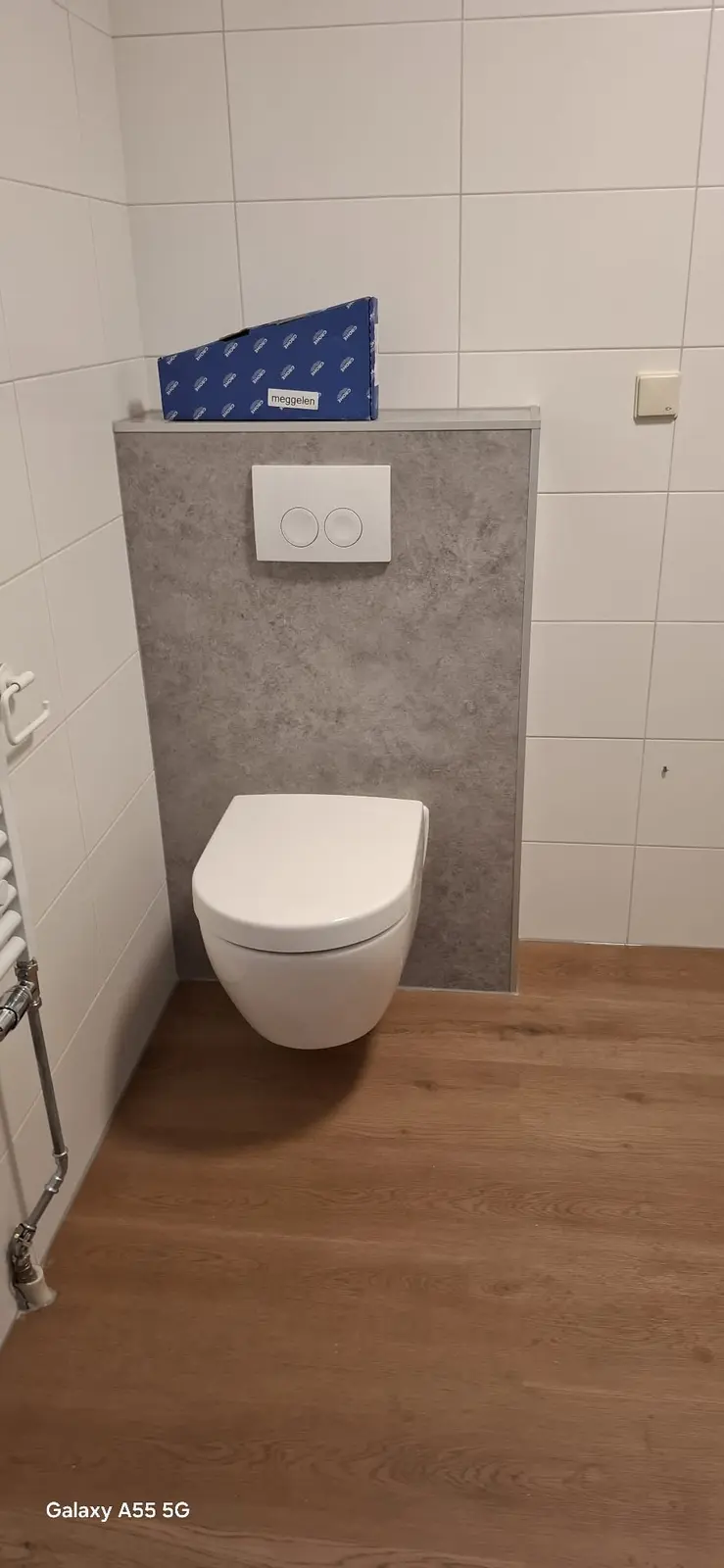 Marmerlook badkamer na renovatie