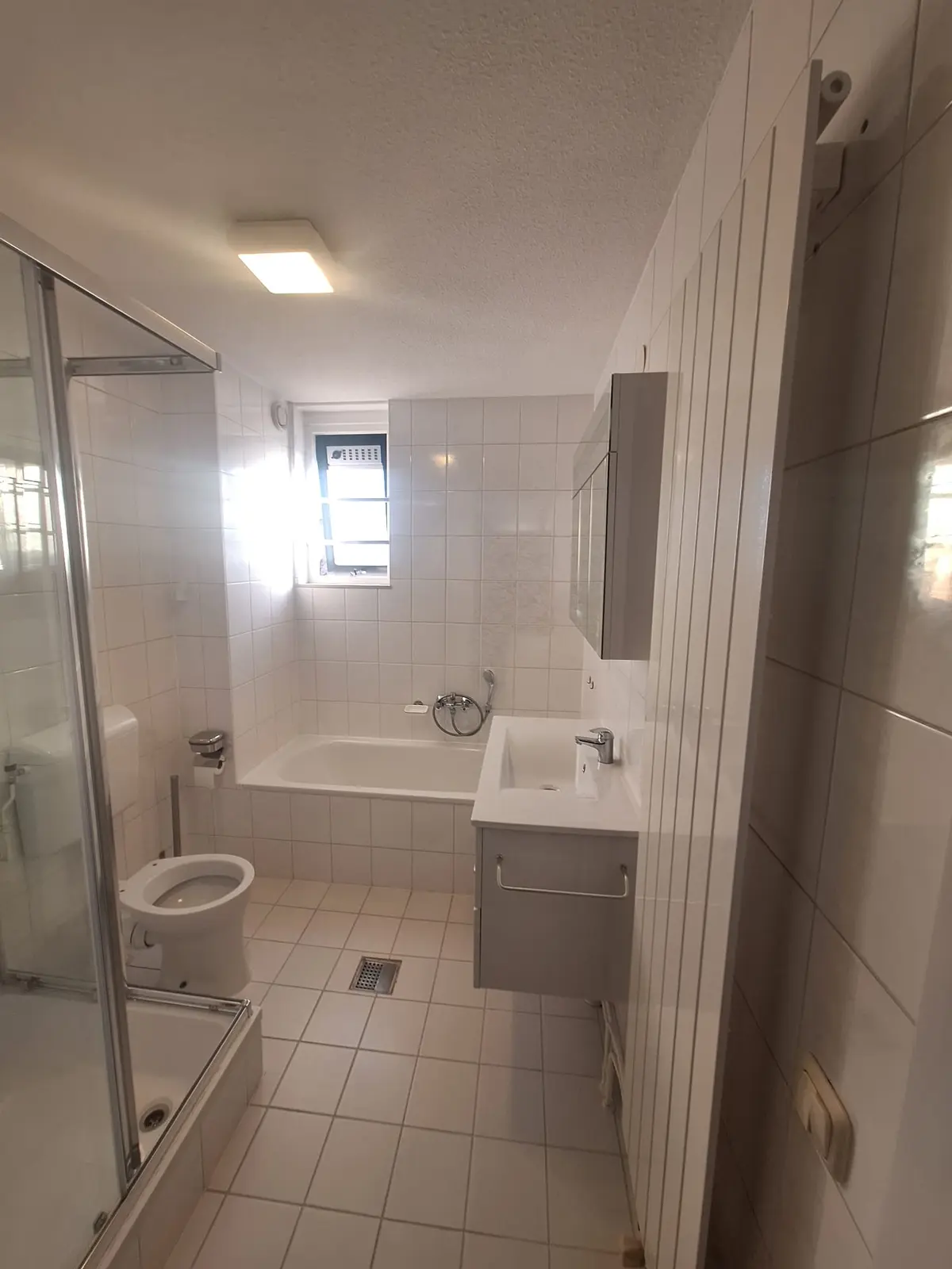 Marmerlook badkamer voor renovatie
