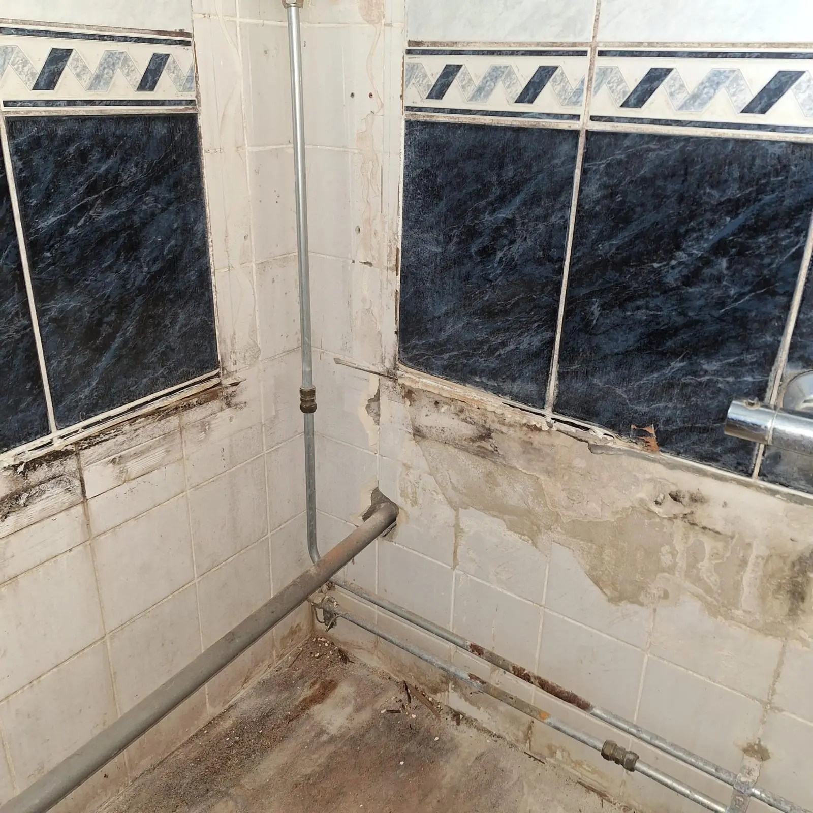 Marmerlook badkamer voor renovatie