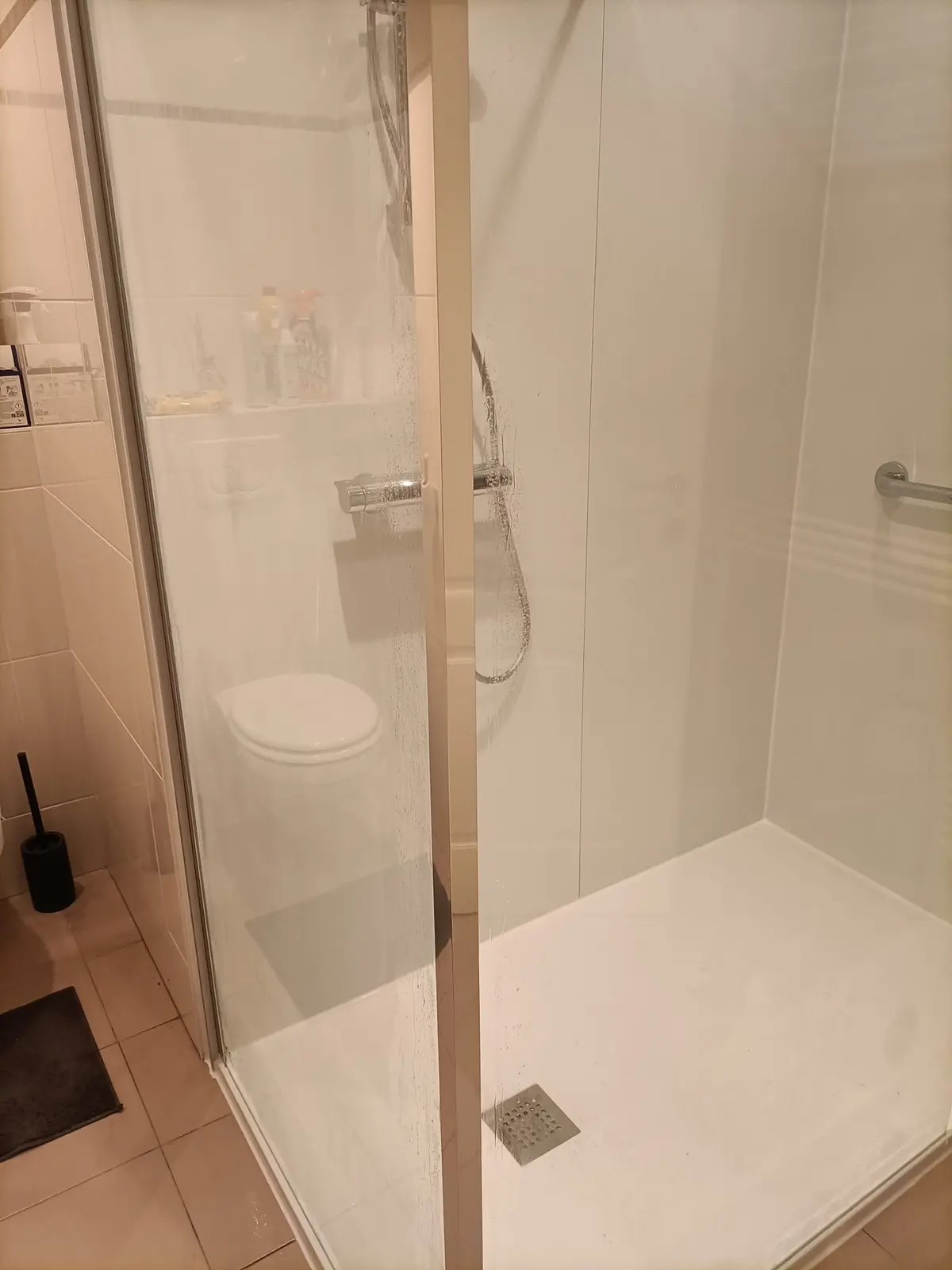 Marmerlook badkamer voor renovatie